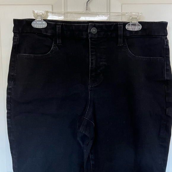 American Eagle Black Jeans/Jeggings - Picture 2 of 6